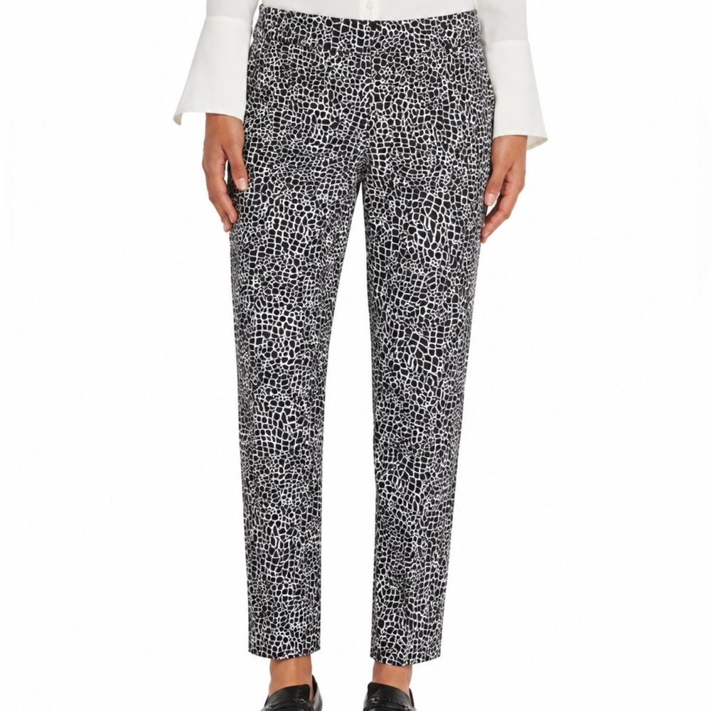 10 Peck & Peck Black and White Printed Slim Leg Ankle Pants